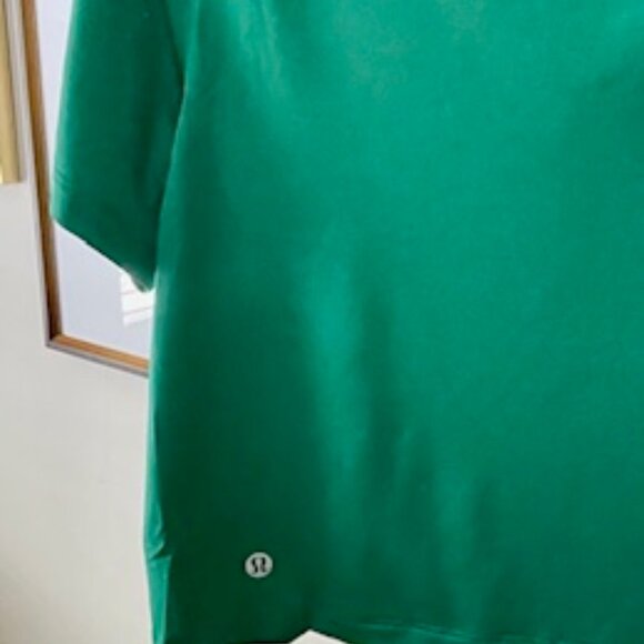 lululemon Ultralight Waist Length Lightweight T Shirt - CAS Green - Size 6 - Picture 4 of 6